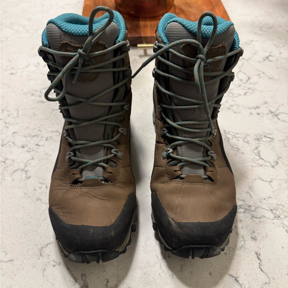 La sportiva hiking boots